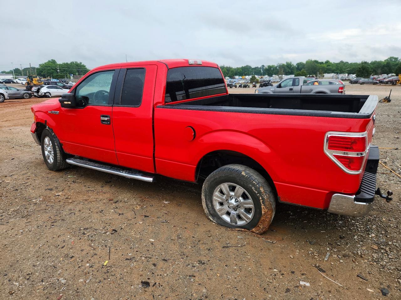 2012 Ford F150 Super Cab Red vin: 1FTFX1CF1CFB68405