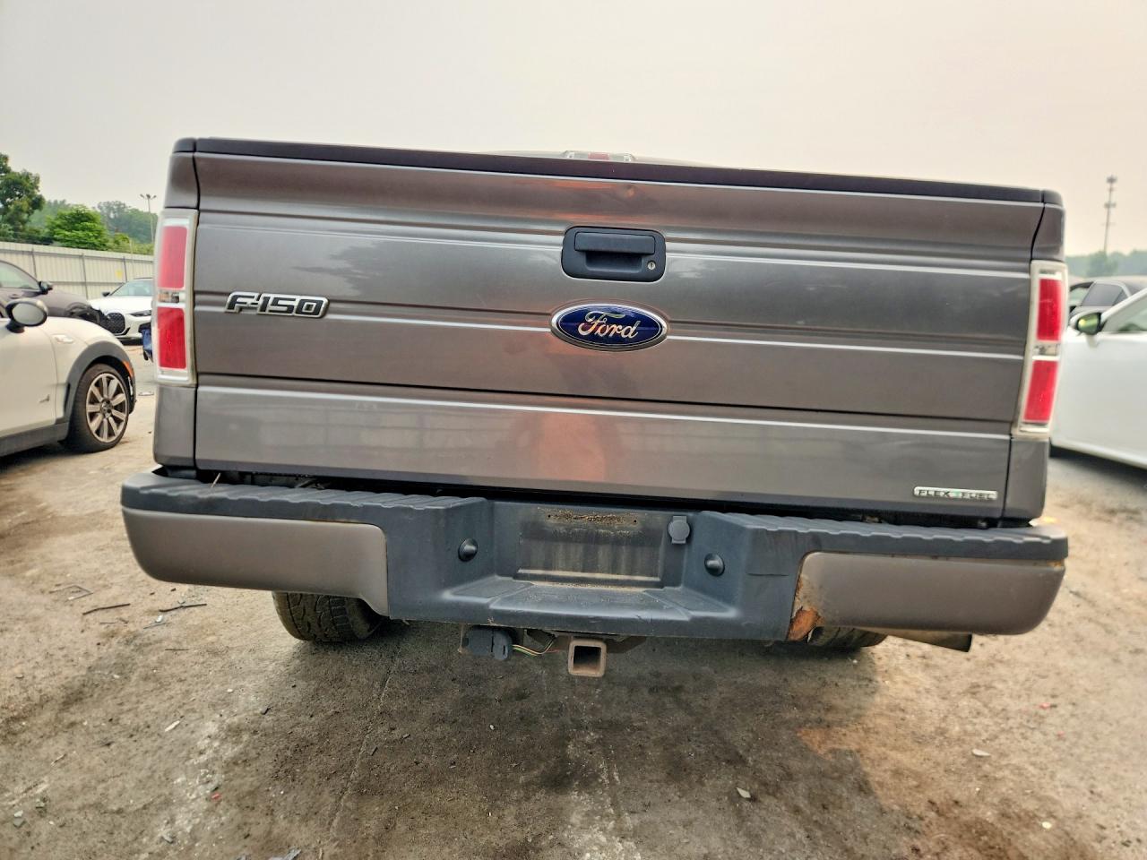 2013 Ford F150 Super Cab Серый vin: 1FTFX1CF1DFA00961