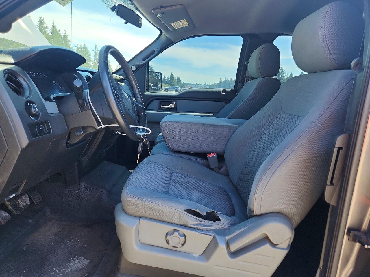 2013 Ford F150 Super Cab Серебряный vin: 1FTFX1CF1DFC61572