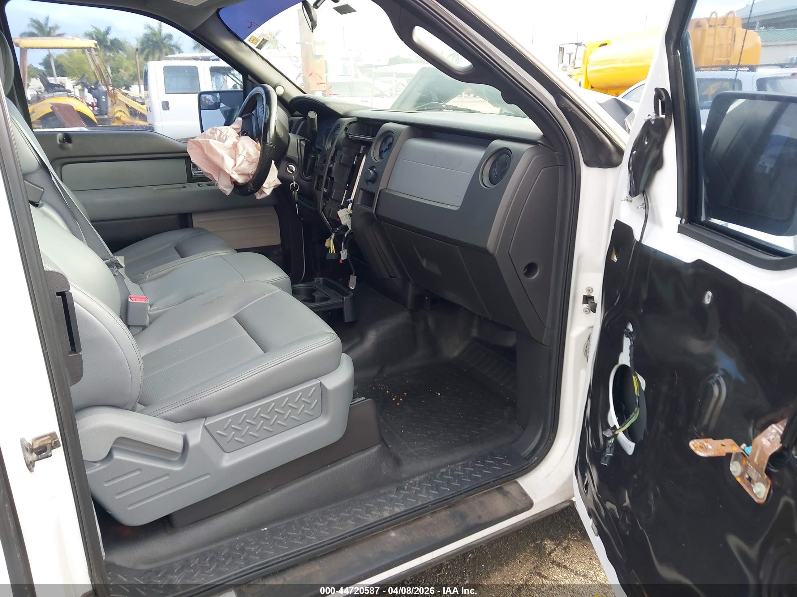 2014 Ford F-150 Xl White vin: 1FTFX1CF1EFB02584