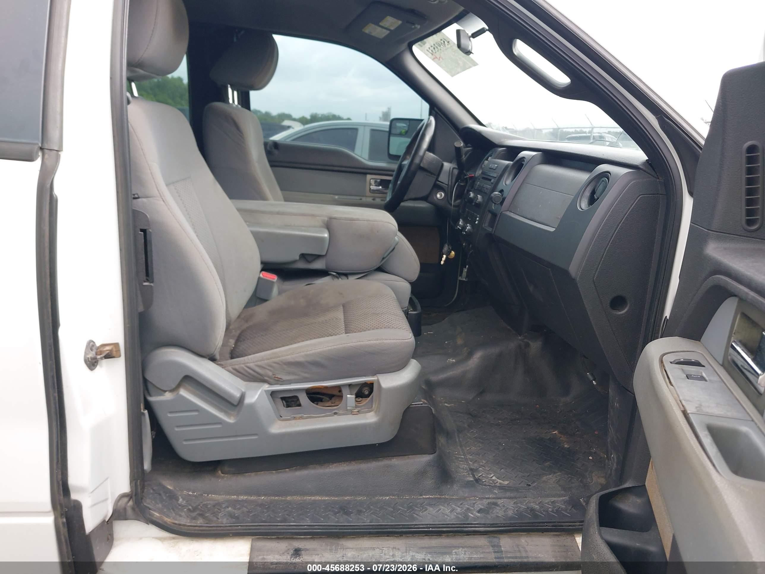 2011 Ford F-150 Xl White vin: 1FTFX1CF2BFA78274