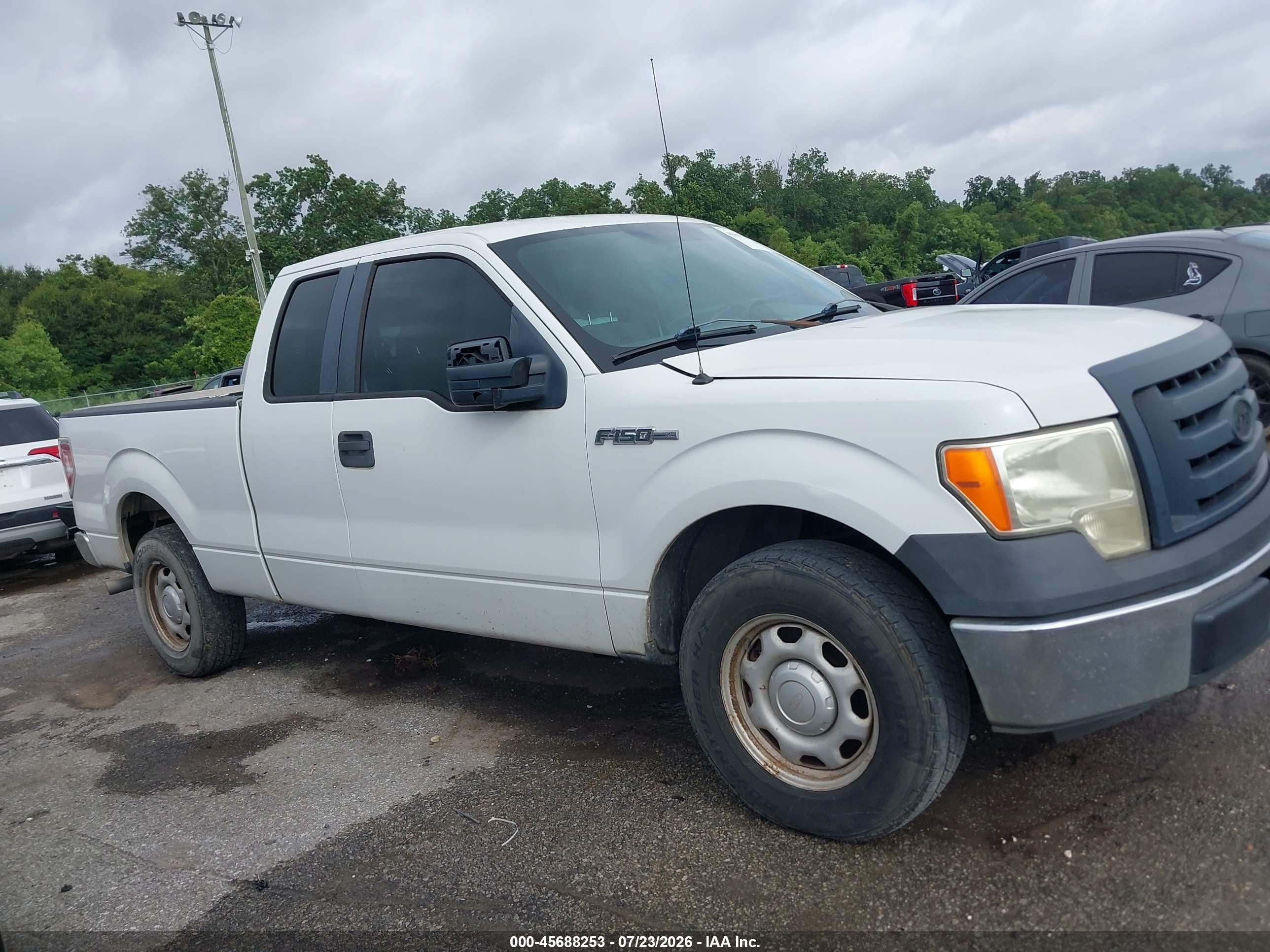 2011 Ford F-150 Xl White vin: 1FTFX1CF2BFA78274