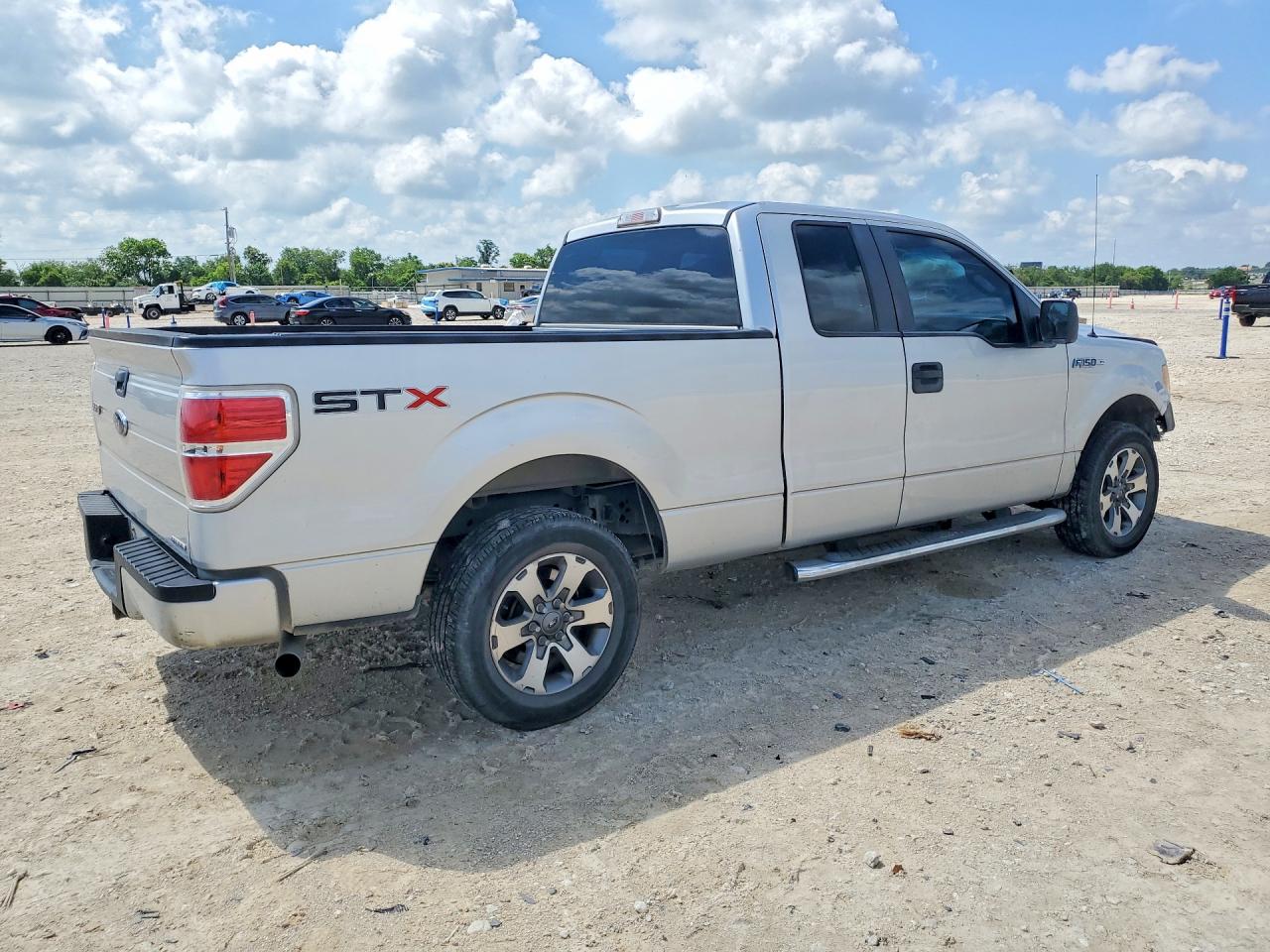 2013 Ford F150 Super Cab Серебряный vin: 1FTFX1CF2DFD55122