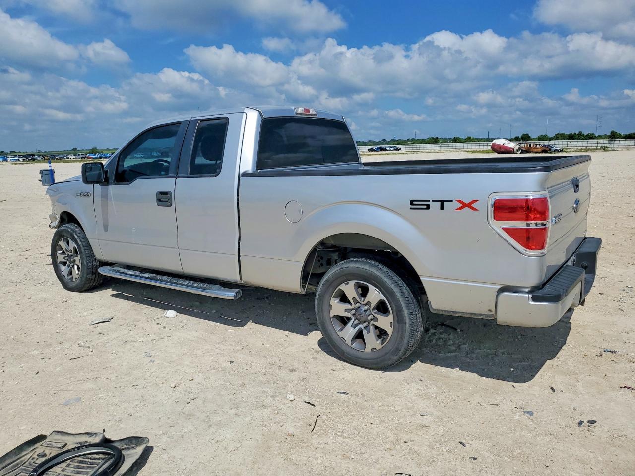 2013 Ford F150 Super Cab Серебряный vin: 1FTFX1CF2DFD55122