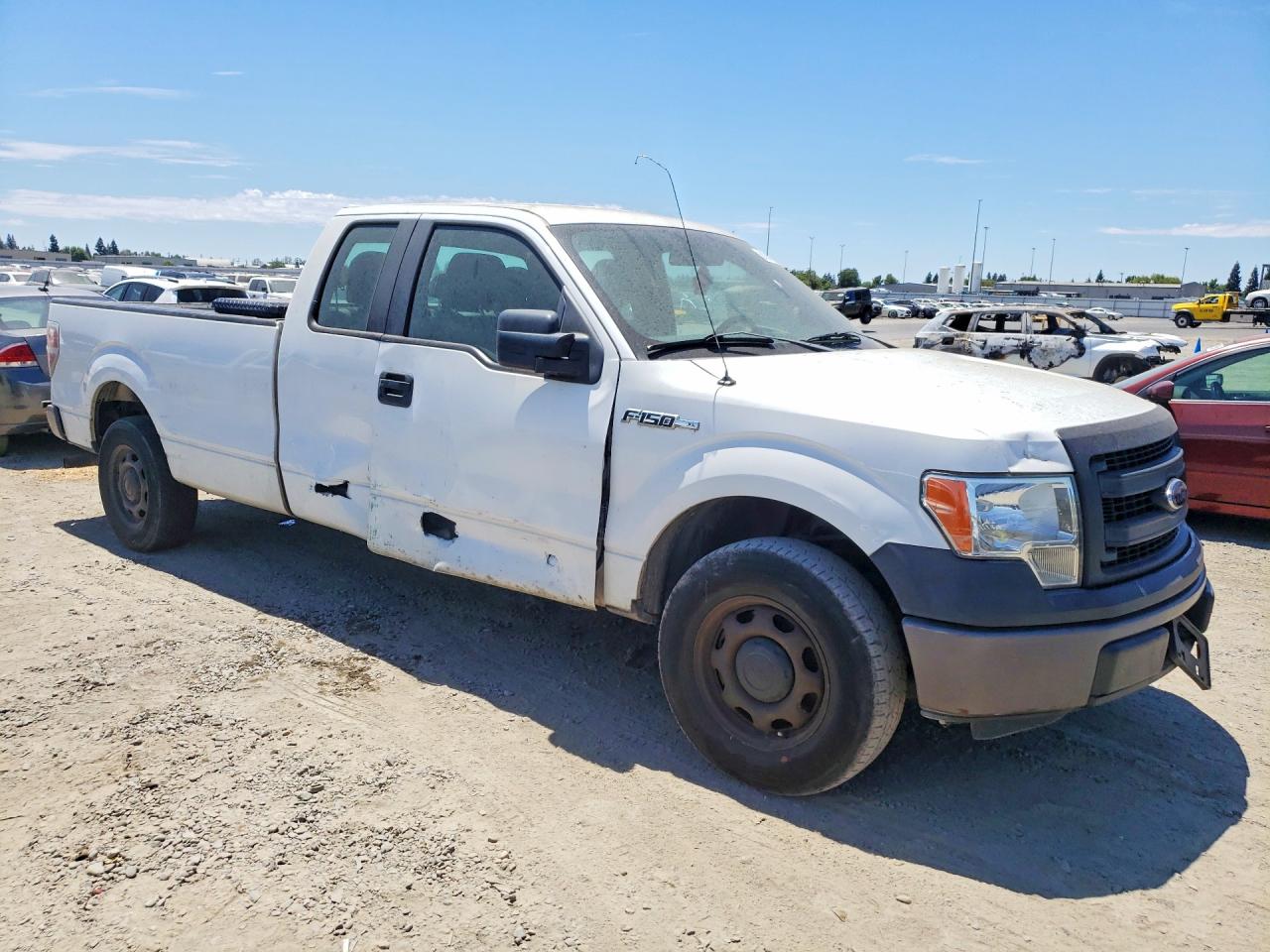 2013 Ford F150 Super Cab White vin: 1FTFX1CF2DKF15040