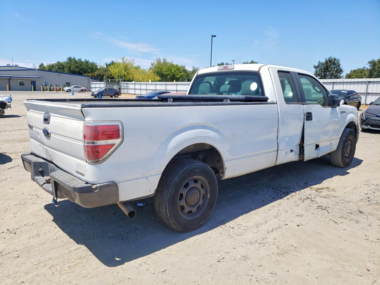 2013 Ford F150 Super Cab White vin: 1FTFX1CF2DKF15040