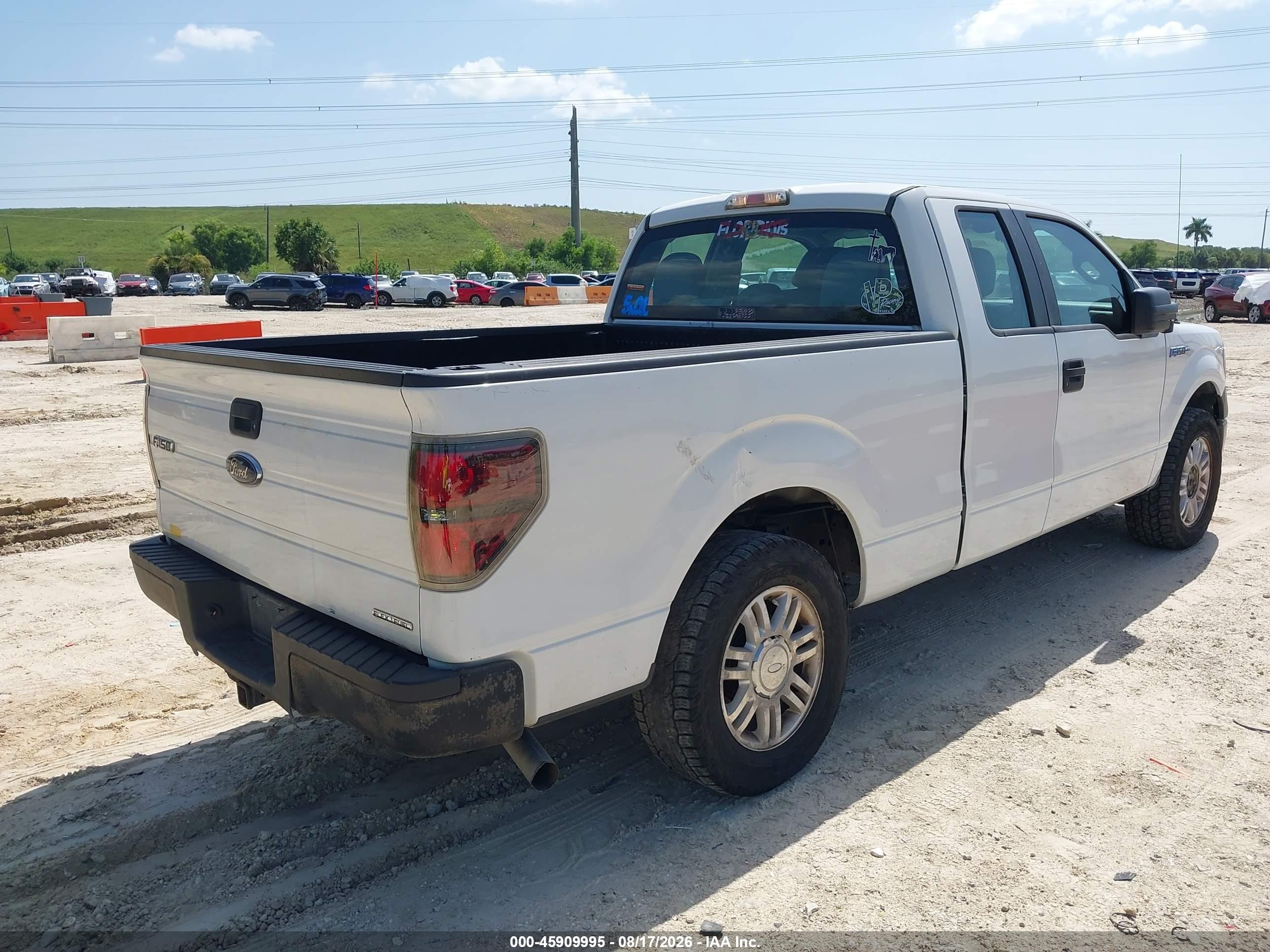 2013 Ford F-150 Xl White vin: 1FTFX1CF2DKG19267