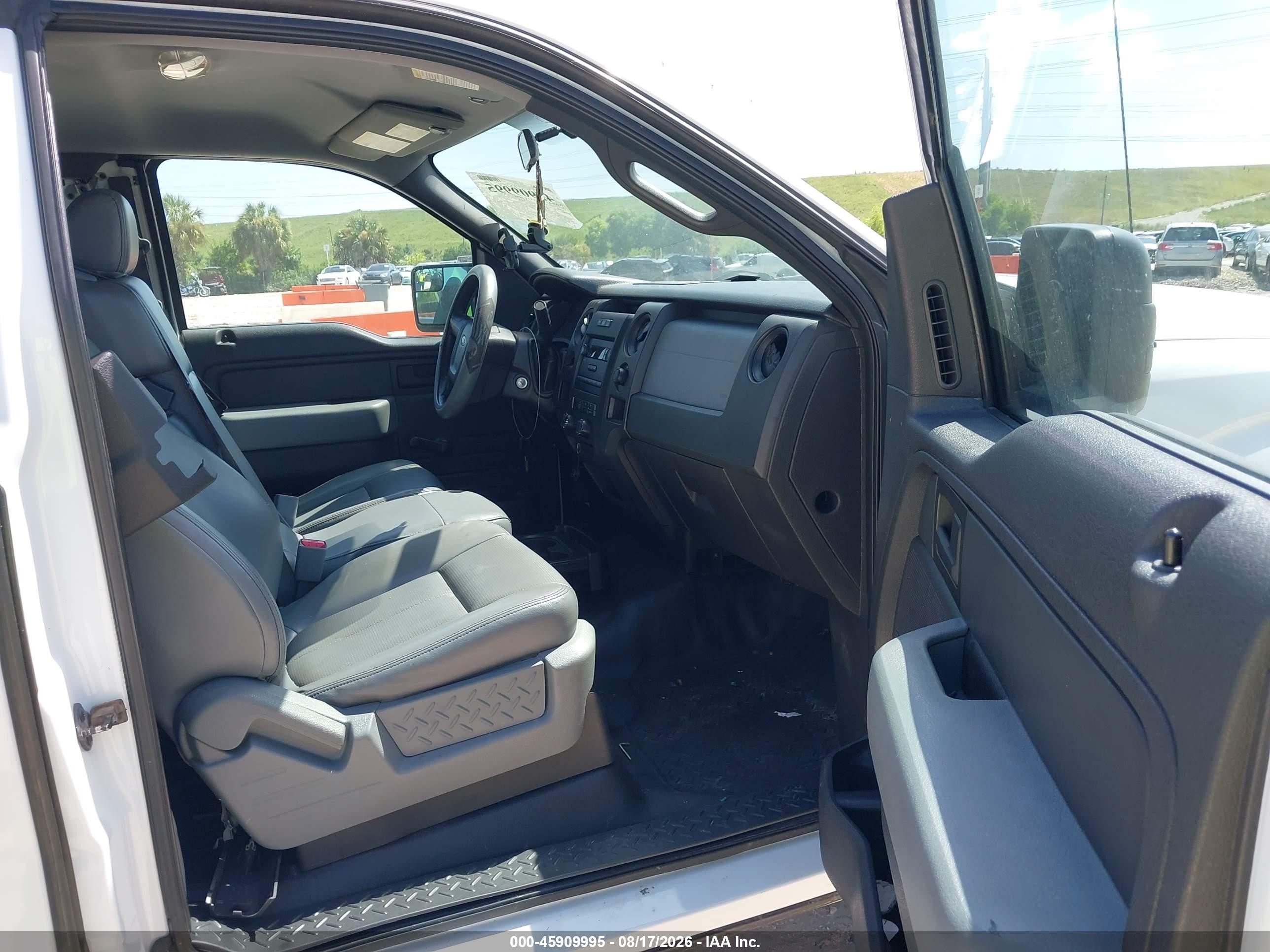2013 Ford F-150 Xl White vin: 1FTFX1CF2DKG19267