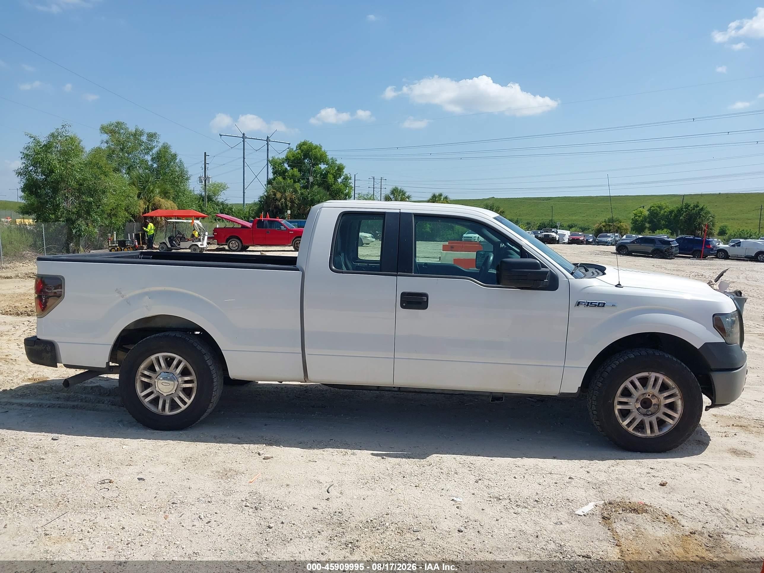 2013 Ford F-150 Xl White vin: 1FTFX1CF2DKG19267