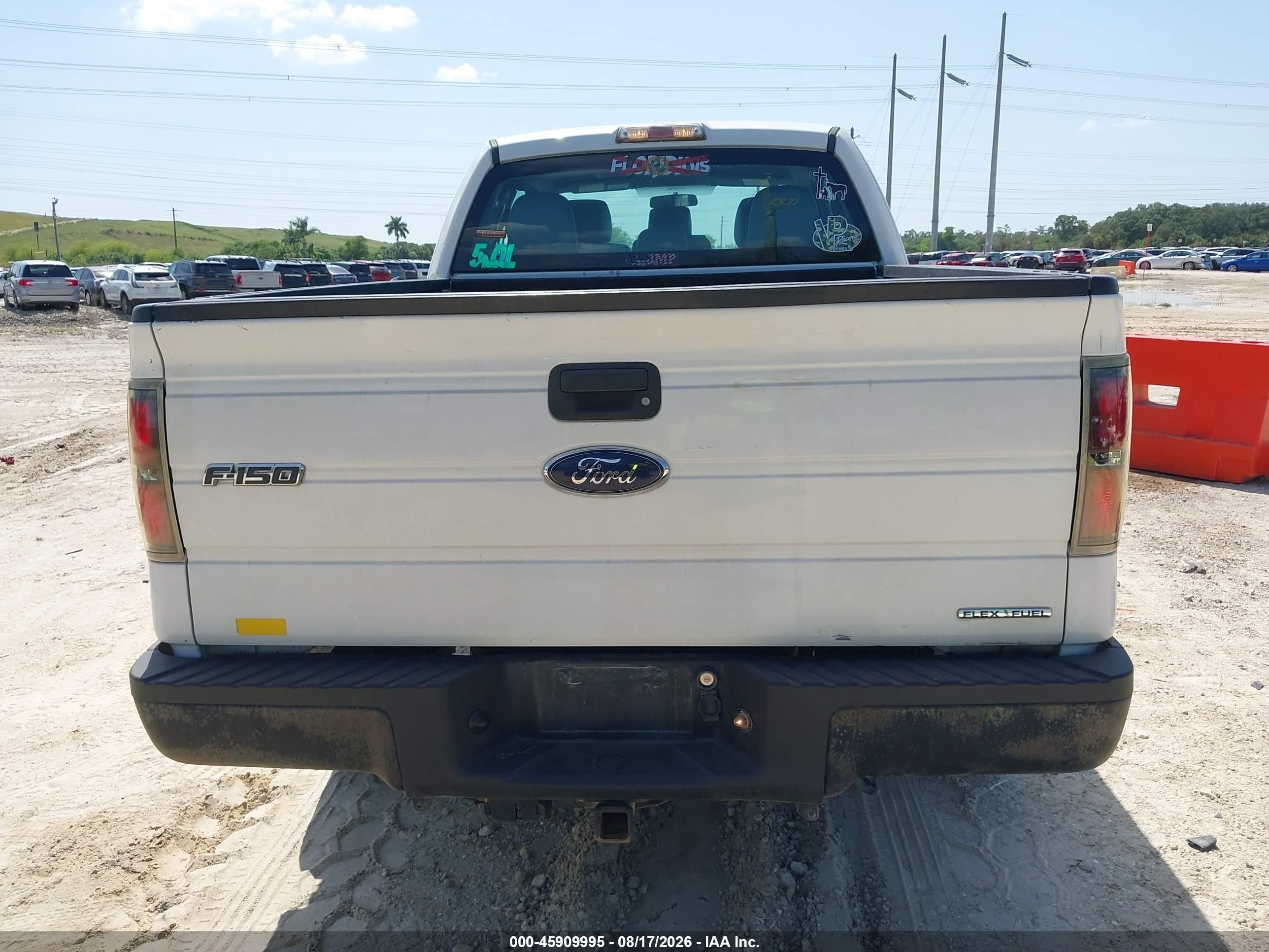 2013 Ford F-150 Xl White vin: 1FTFX1CF2DKG19267