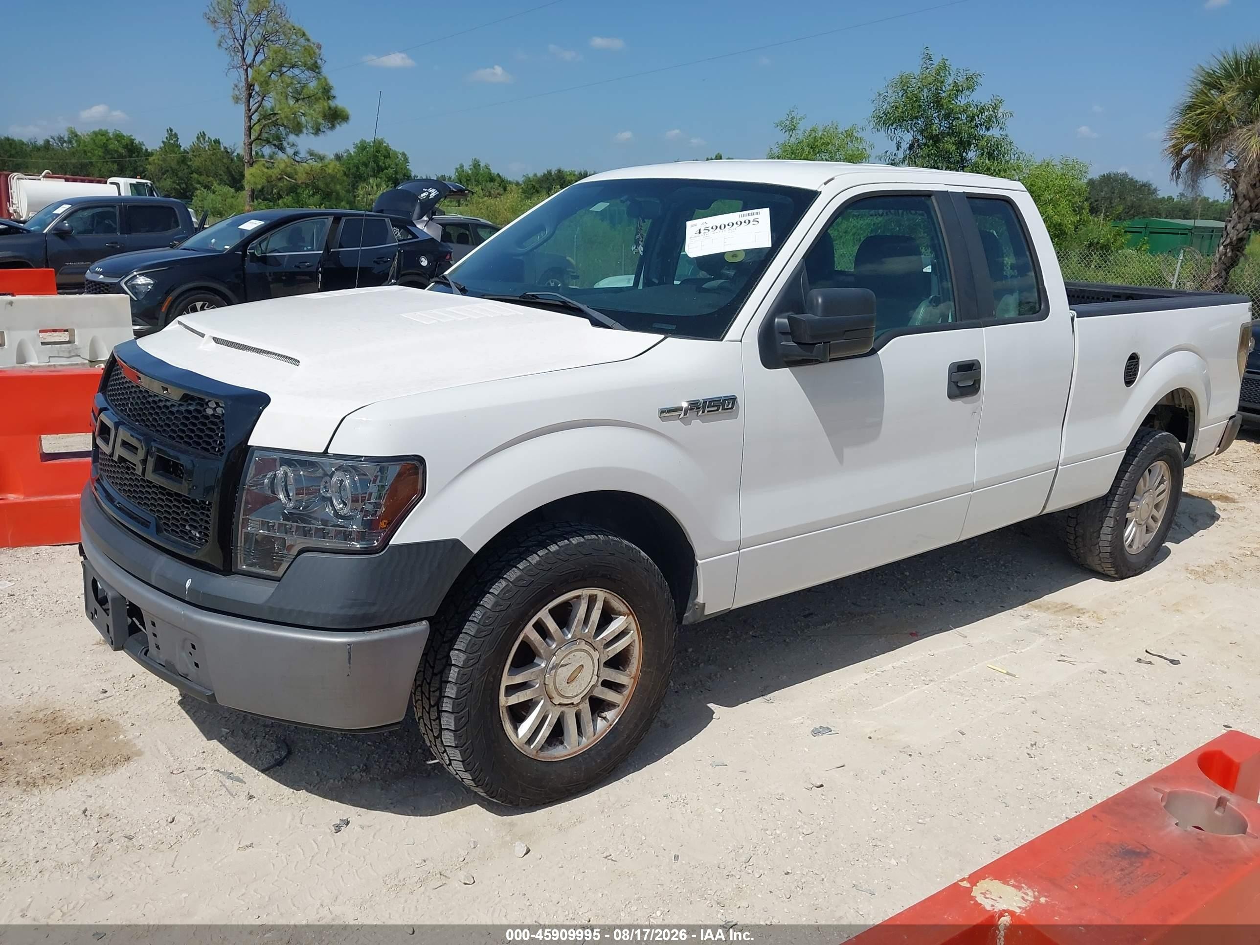 2013 Ford F-150 Xl White vin: 1FTFX1CF2DKG19267