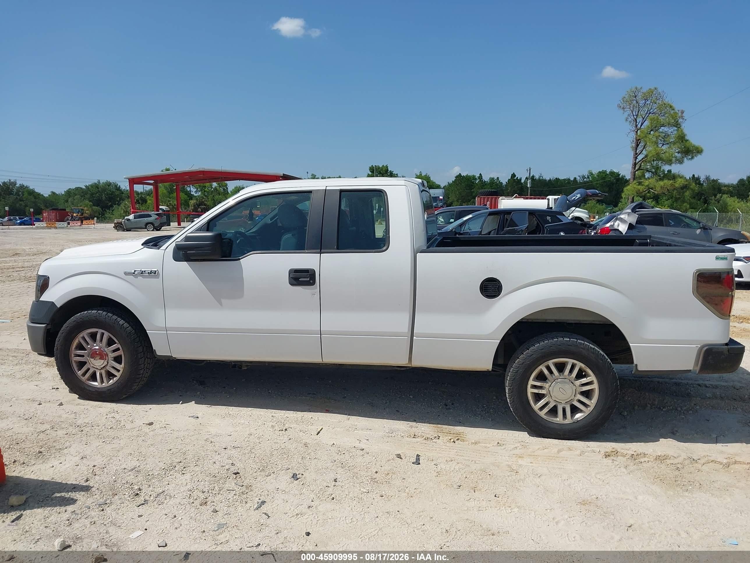 2013 Ford F-150 Xl White vin: 1FTFX1CF2DKG19267