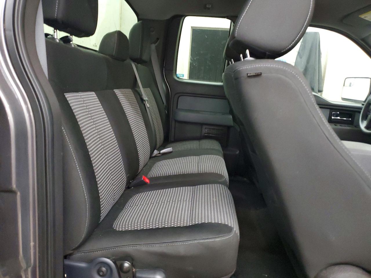 2014 Ford F150 Super Cab Silver vin: 1FTFX1CF2EFB93414