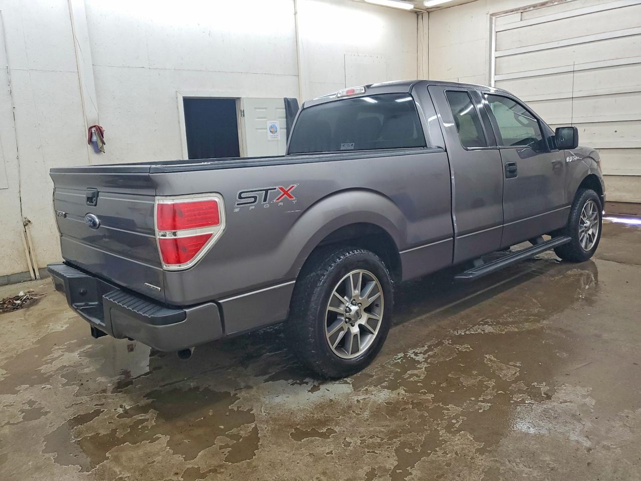 2014 Ford F150 Super Cab Silver vin: 1FTFX1CF2EFB93414