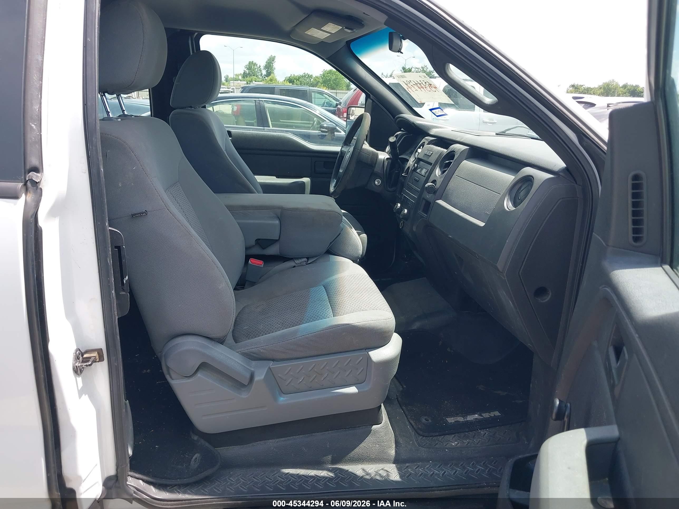 2011 Ford F-150 Xl White vin: 1FTFX1CF3BKD95150