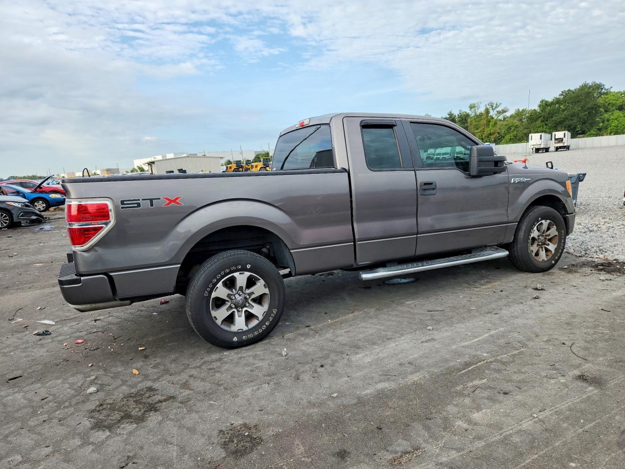 2013 Ford F150 Super Cab Gray vin: 1FTFX1CF3DFA58215