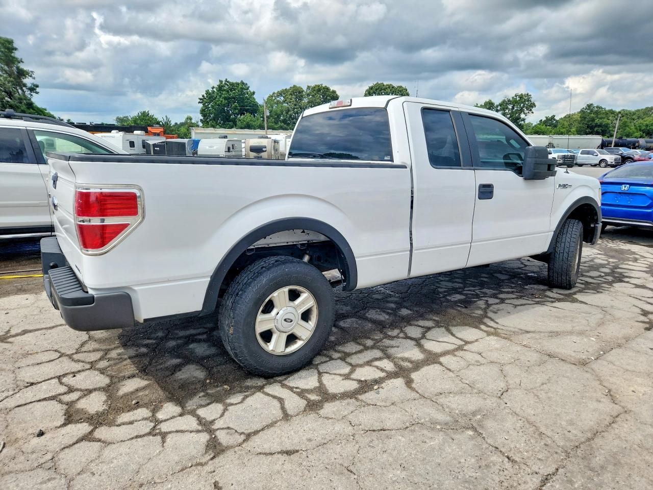 2014 Ford F150 Super Cab Gray vin: 1FTFX1CF3EKG10658