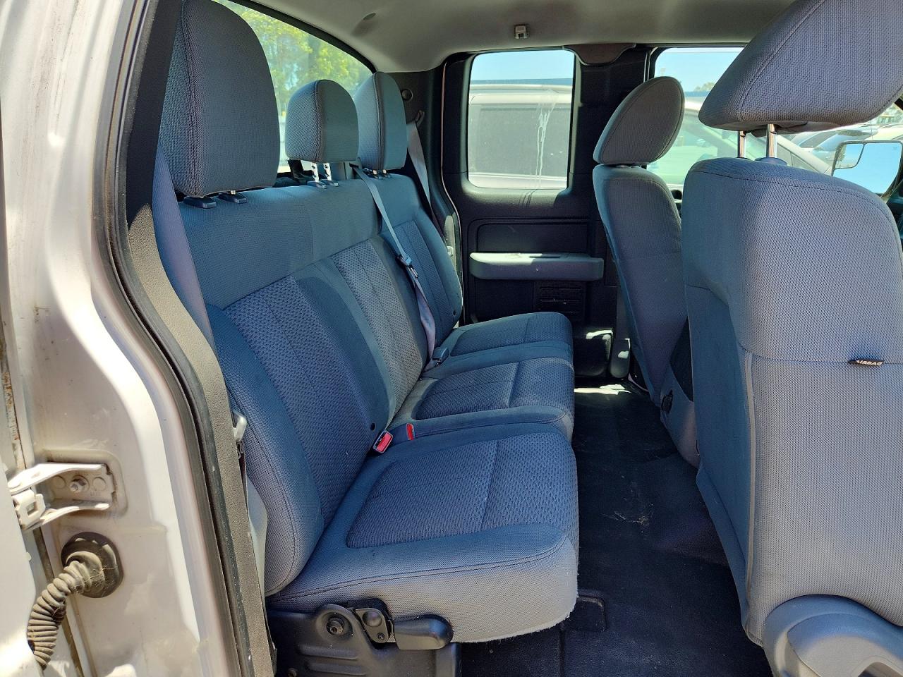 2011 Ford F150 Super Cab White vin: 1FTFX1CF4BFC59568