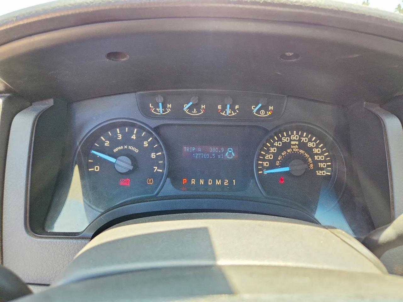 2011 Ford F150 Super Cab White vin: 1FTFX1CF4BFC59568