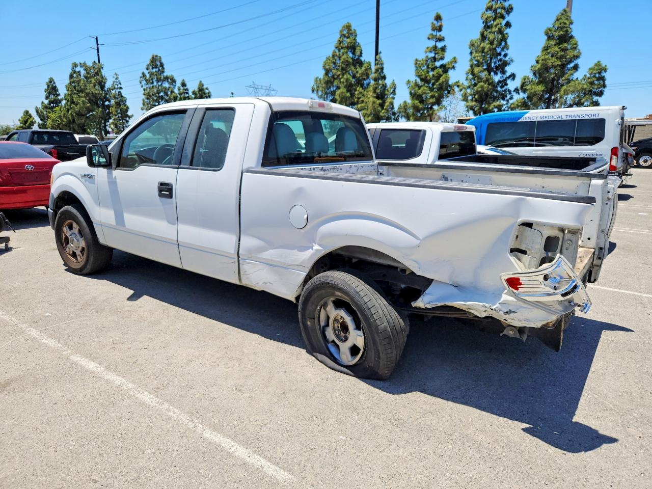 2011 Ford F150 Super Cab White vin: 1FTFX1CF4BFC59568