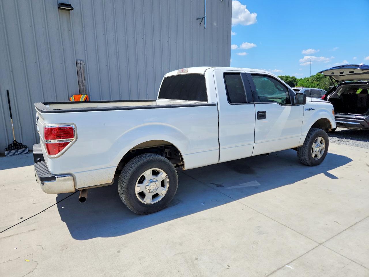 2012 Ford F150 Super Cab White vin: 1FTFX1CF4CFB56507