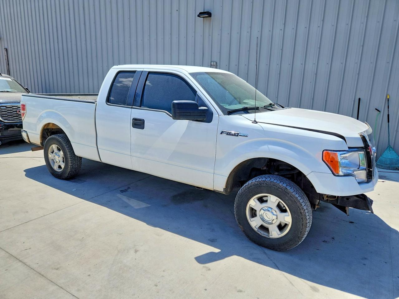 2012 Ford F150 Super Cab White vin: 1FTFX1CF4CFB56507