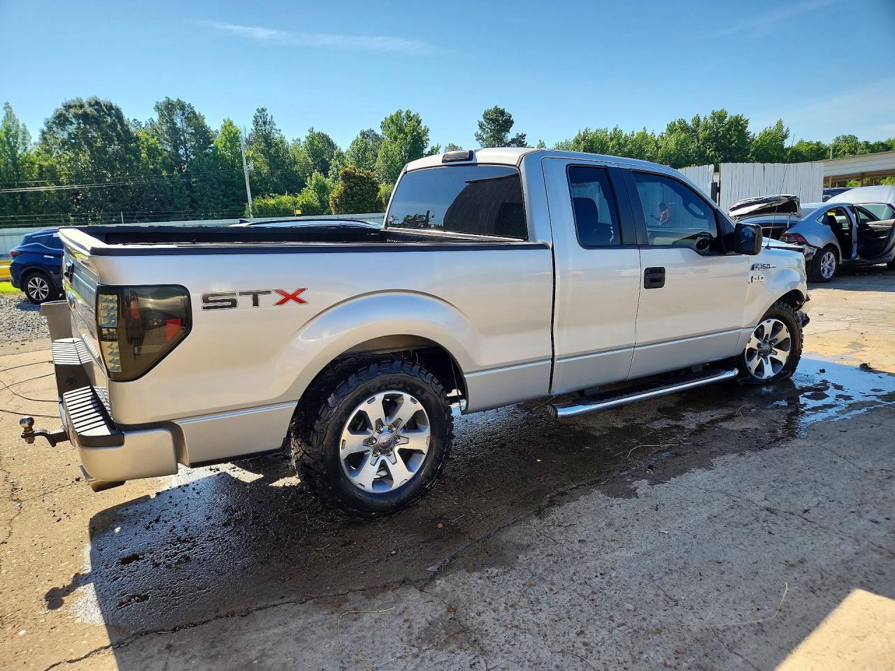 2013 Ford F150 Super Cab Silver vin: 1FTFX1CF4DKG17410