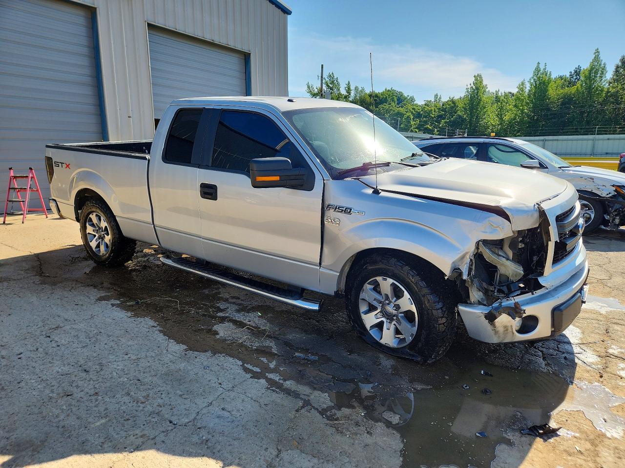 2013 Ford F150 Super Cab Silver vin: 1FTFX1CF4DKG17410