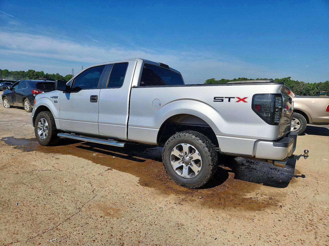 2013 Ford F150 Super Cab Silver vin: 1FTFX1CF4DKG17410