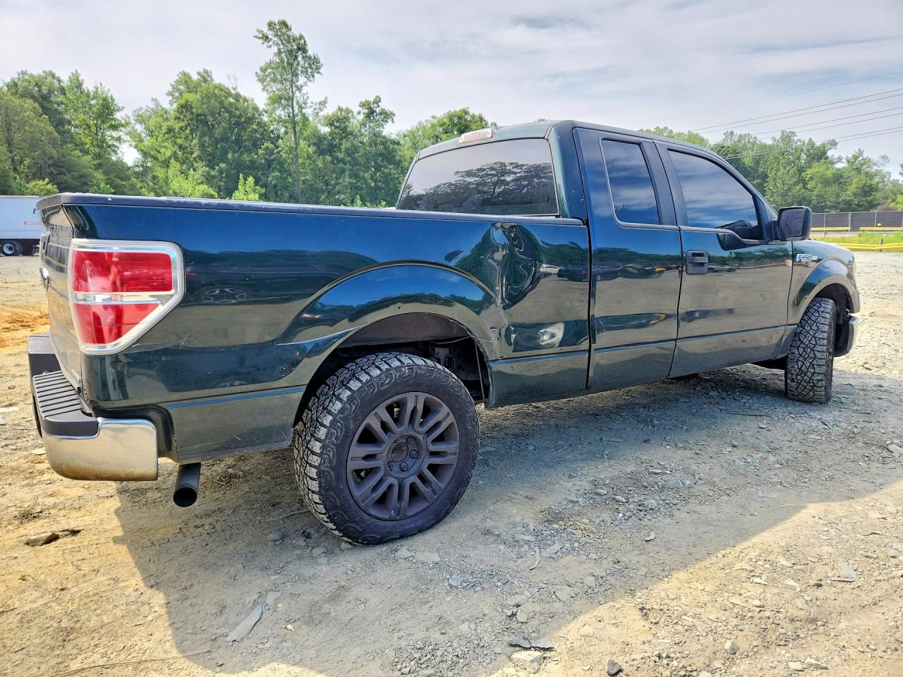 2013 Ford F150 Super Cab Green vin: 1FTFX1CF5DFC95904