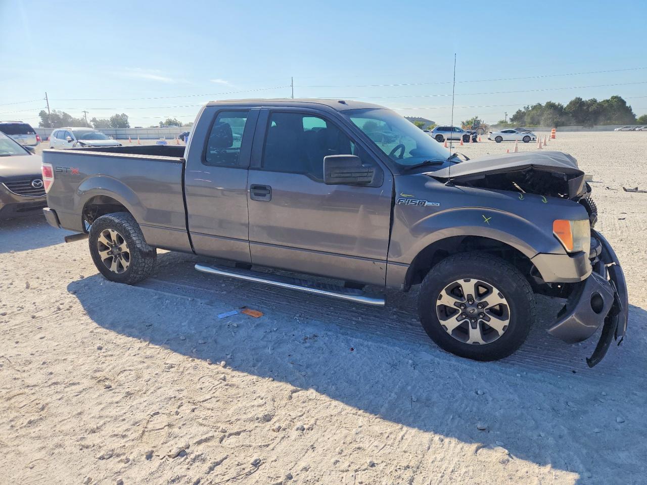 2013 Ford F150 Super Cab Gray vin: 1FTFX1CF5DFD81925