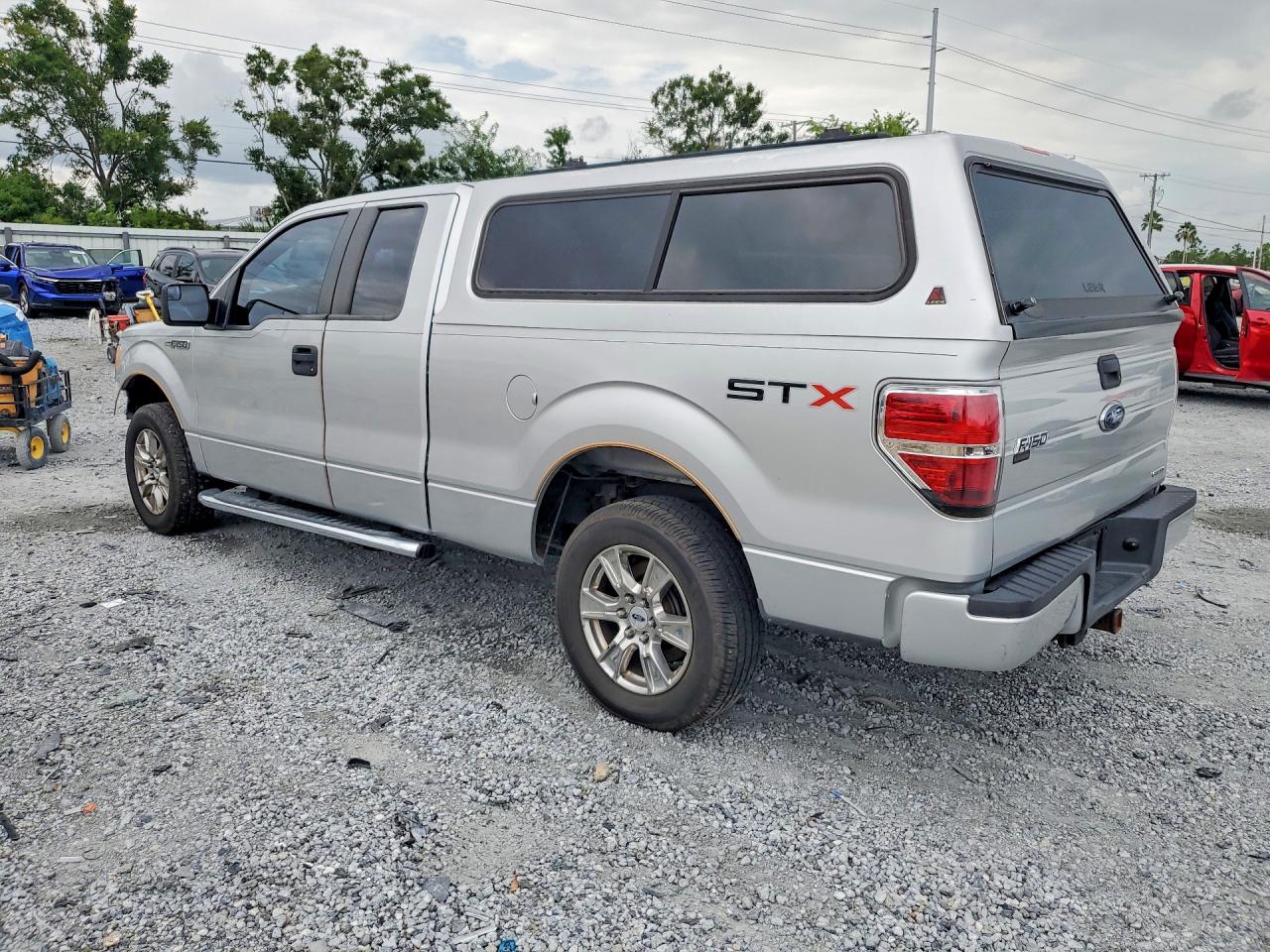2013 Ford F150 Super Cab Silver vin: 1FTFX1CF6DFC32665