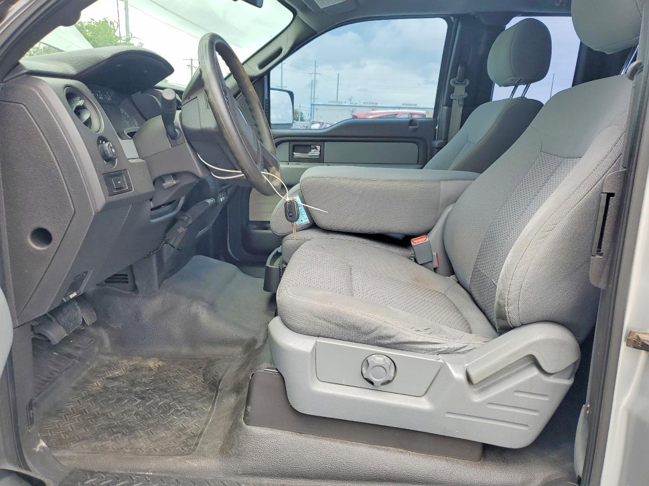 2013 Ford F150 Super Cab Silver vin: 1FTFX1CF6DFC32665