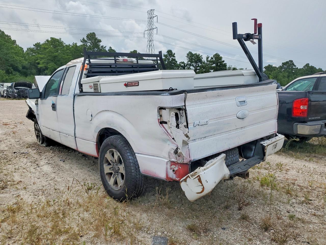2013 Ford F150 Super Cab White vin: 1FTFX1CF6DFD17411