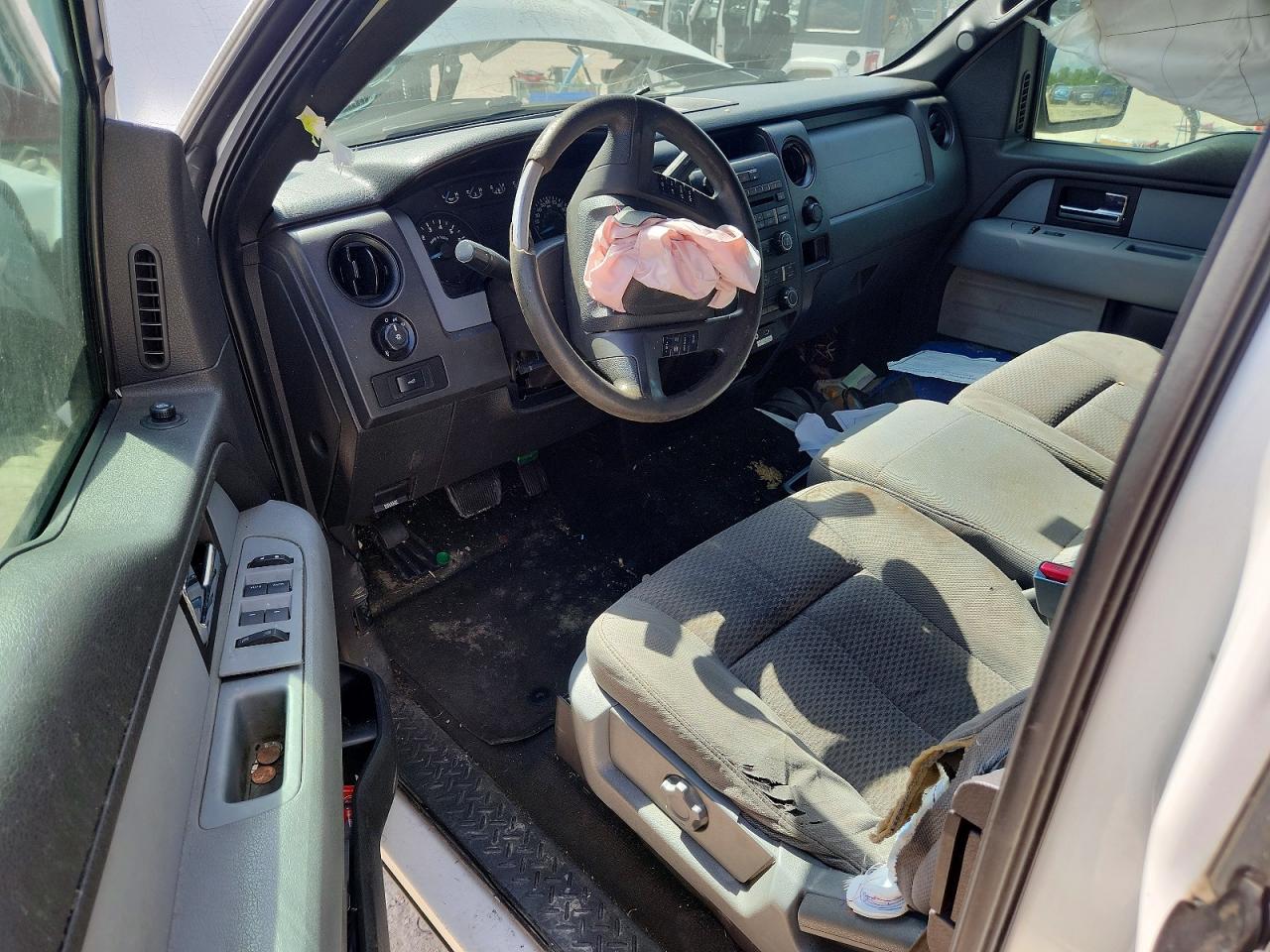 2013 Ford F150 Super Cab White vin: 1FTFX1CF6DFD17411