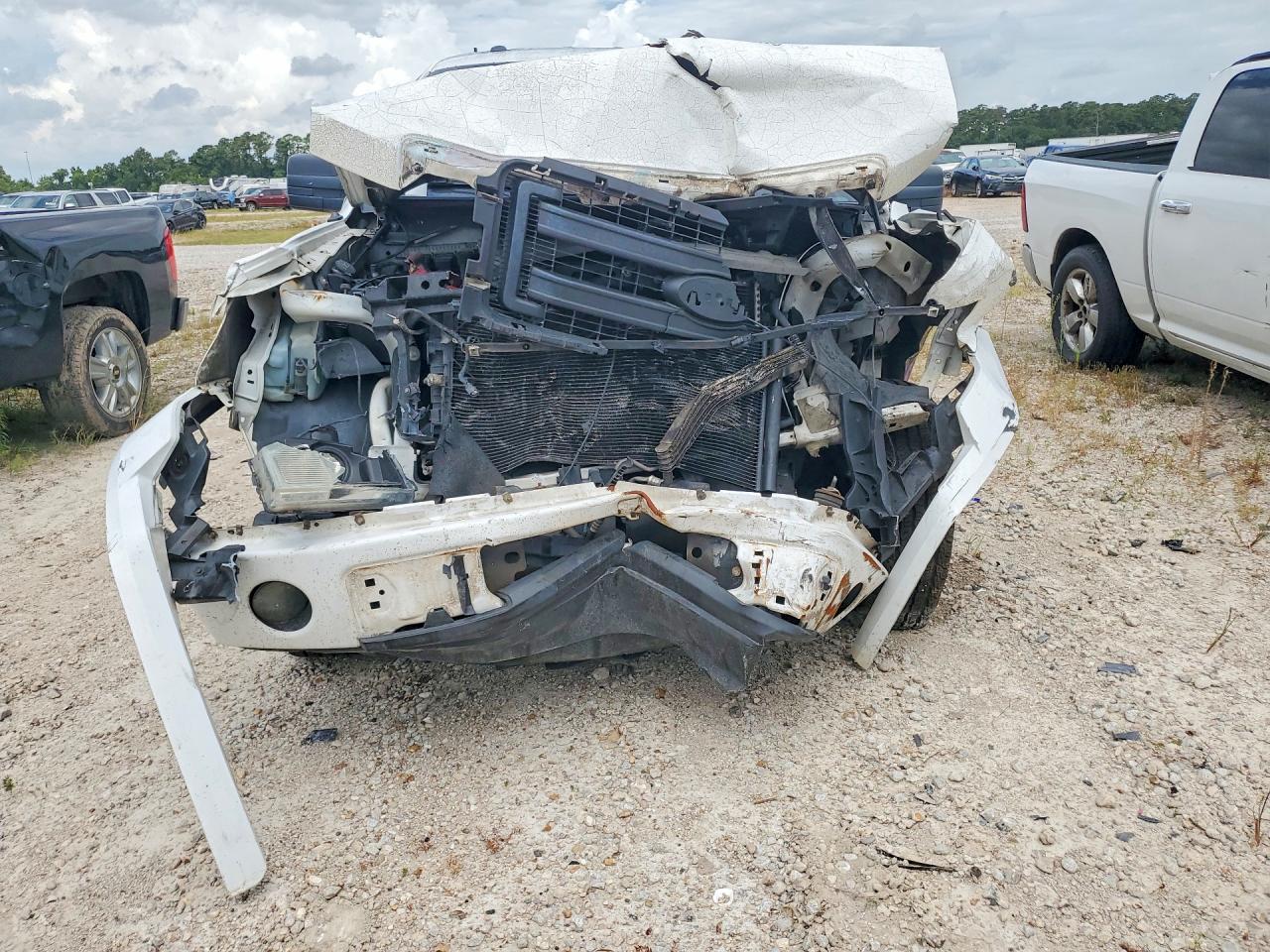 2013 Ford F150 Super Cab White vin: 1FTFX1CF6DFD17411