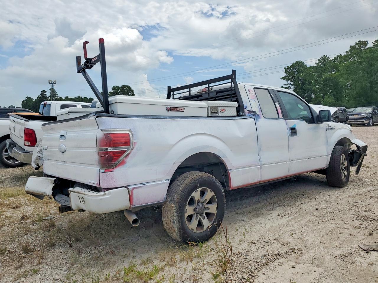 2013 Ford F150 Super Cab White vin: 1FTFX1CF6DFD17411