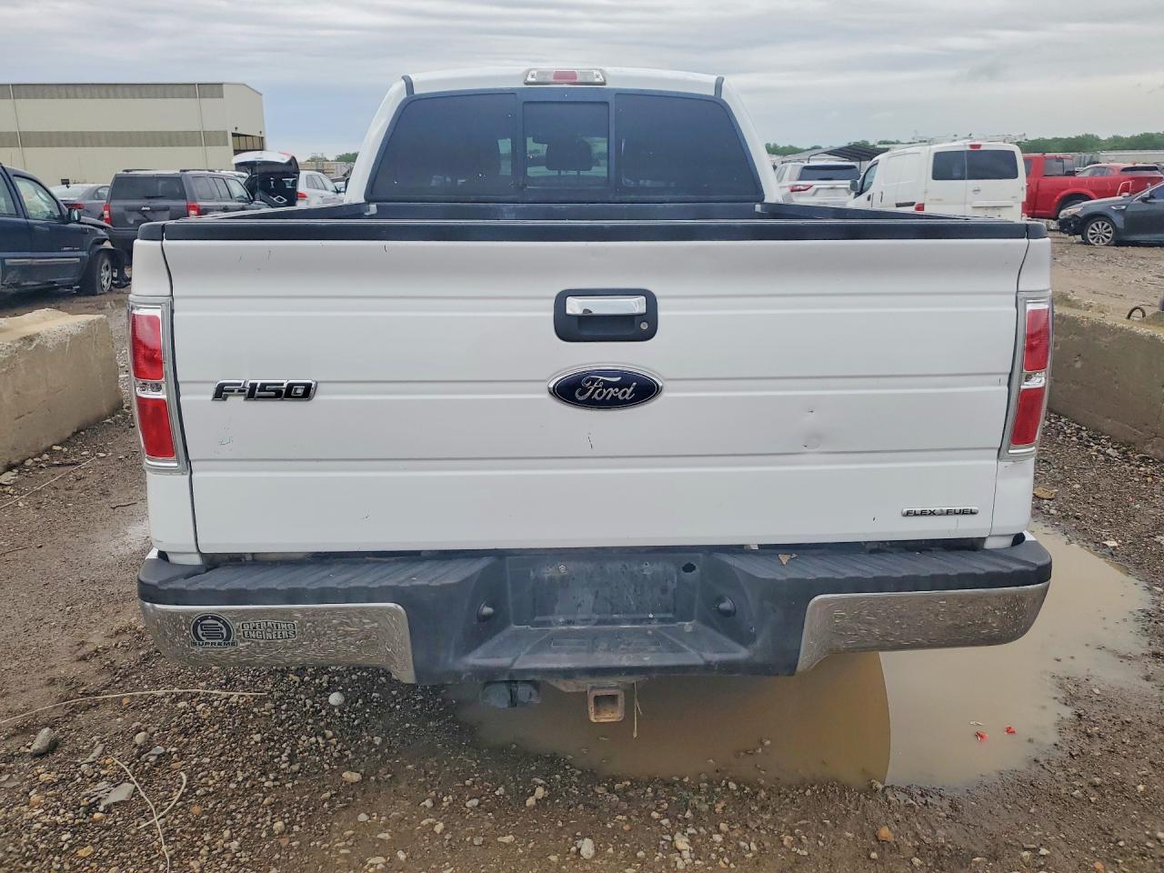 2014 Ford F150 Super Cab White vin: 1FTFX1CF6EFB16898
