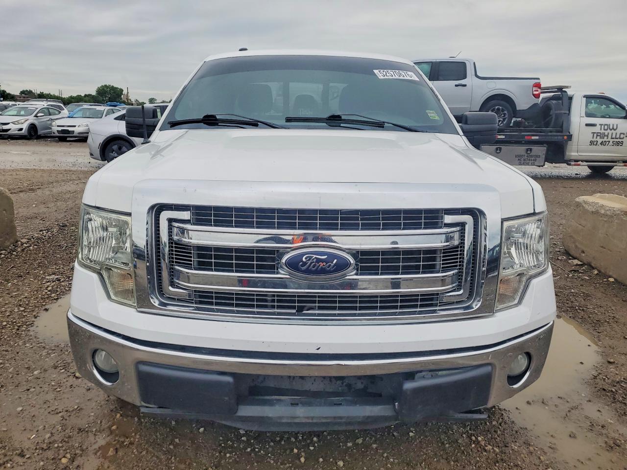 2014 Ford F150 Super Cab White vin: 1FTFX1CF6EFB16898