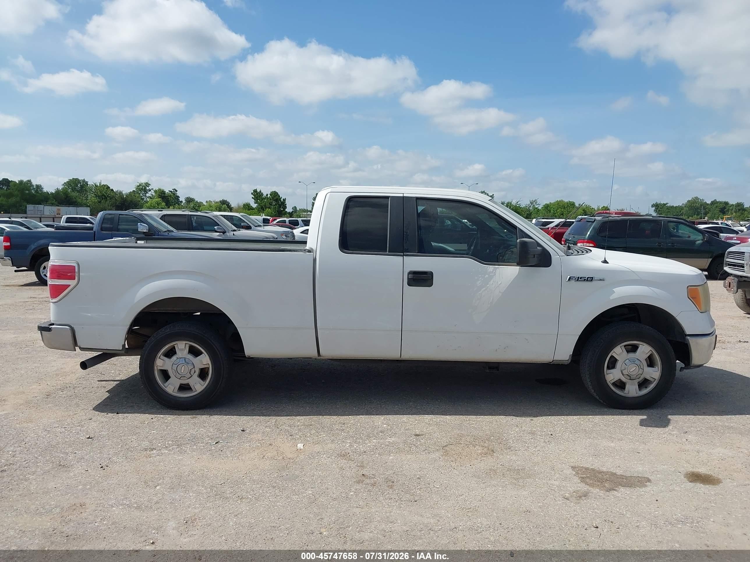 2011 Ford F-150 Xlt White vin: 1FTFX1CF7BFC72346