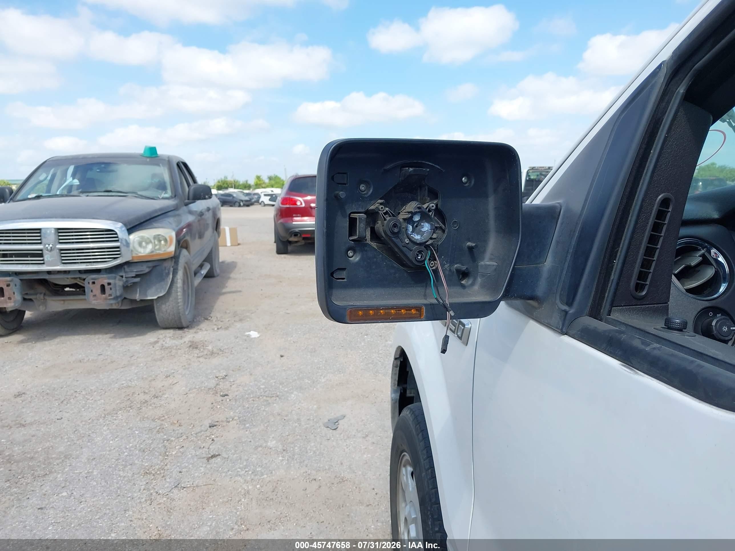 2011 Ford F-150 Xlt White vin: 1FTFX1CF7BFC72346