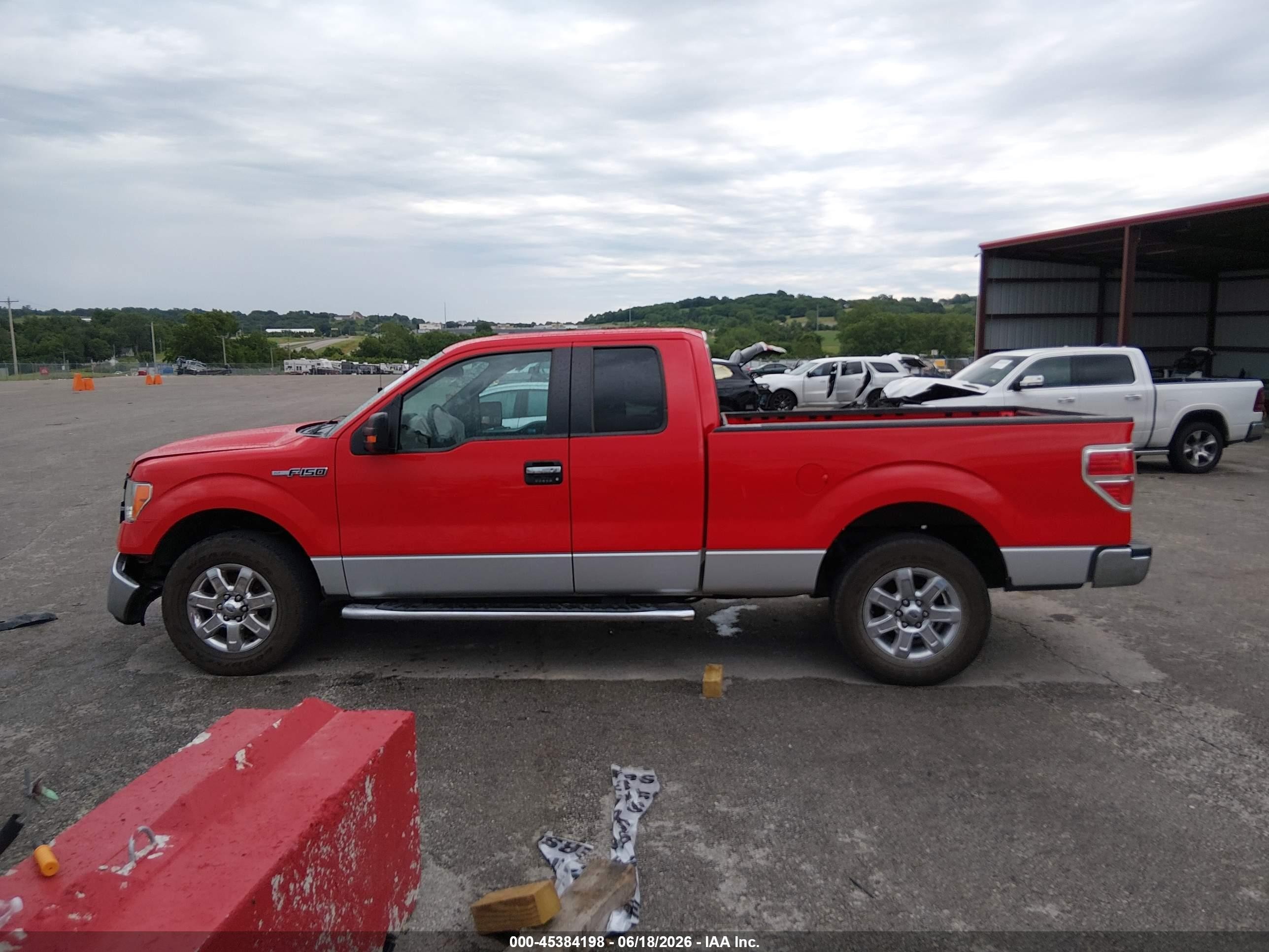 2013 Ford F-150 Xlt Красный vin: 1FTFX1CF7DFC42377