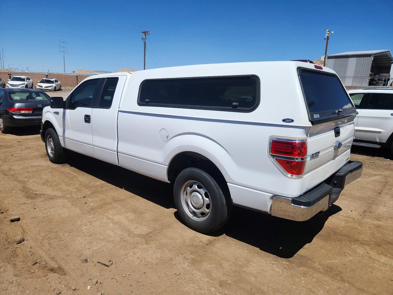 2014 Ford F150 Super Cab White vin: 1FTFX1CF7EKF24088