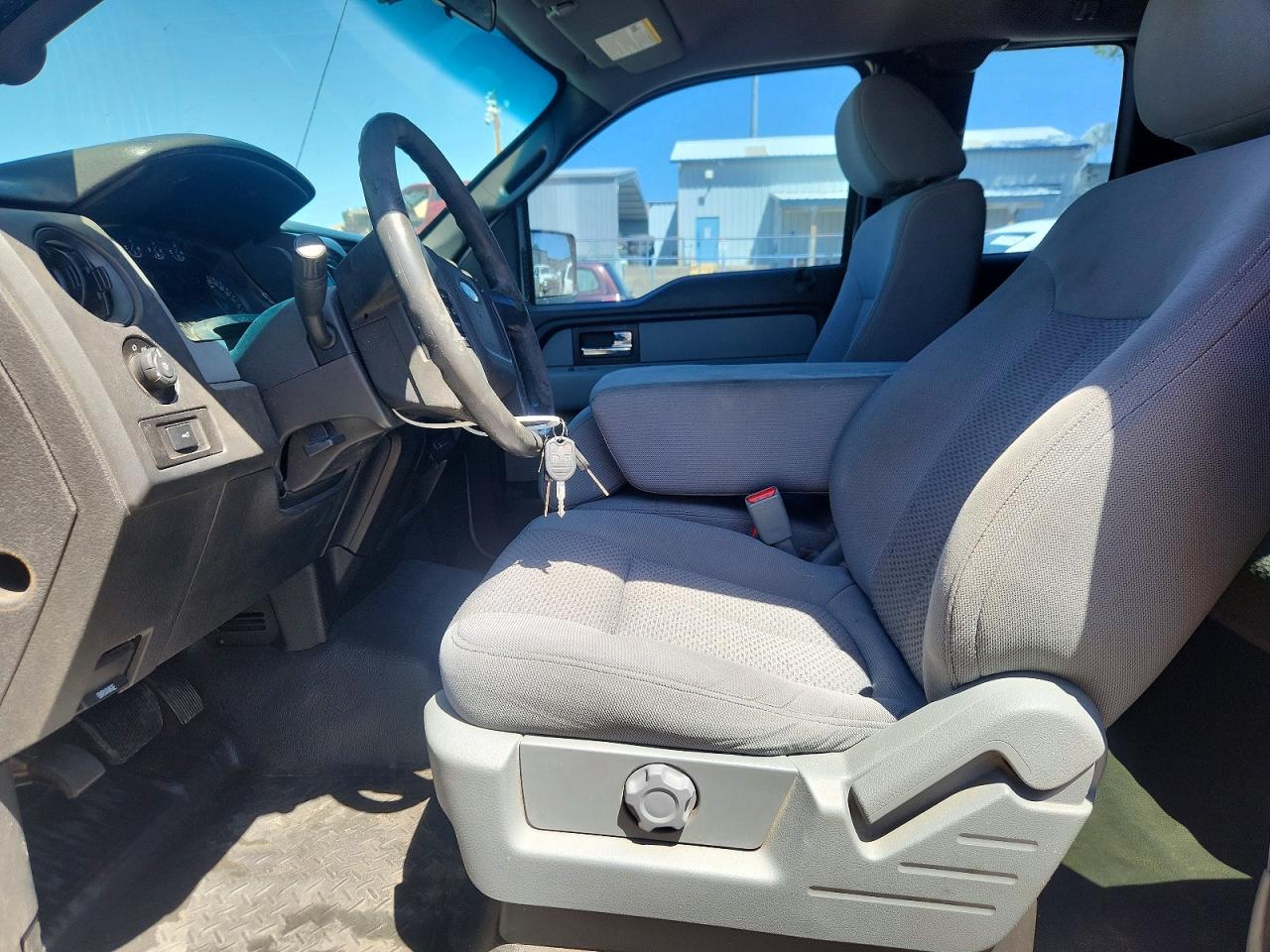 2014 Ford F150 Super Cab White vin: 1FTFX1CF7EKF24088