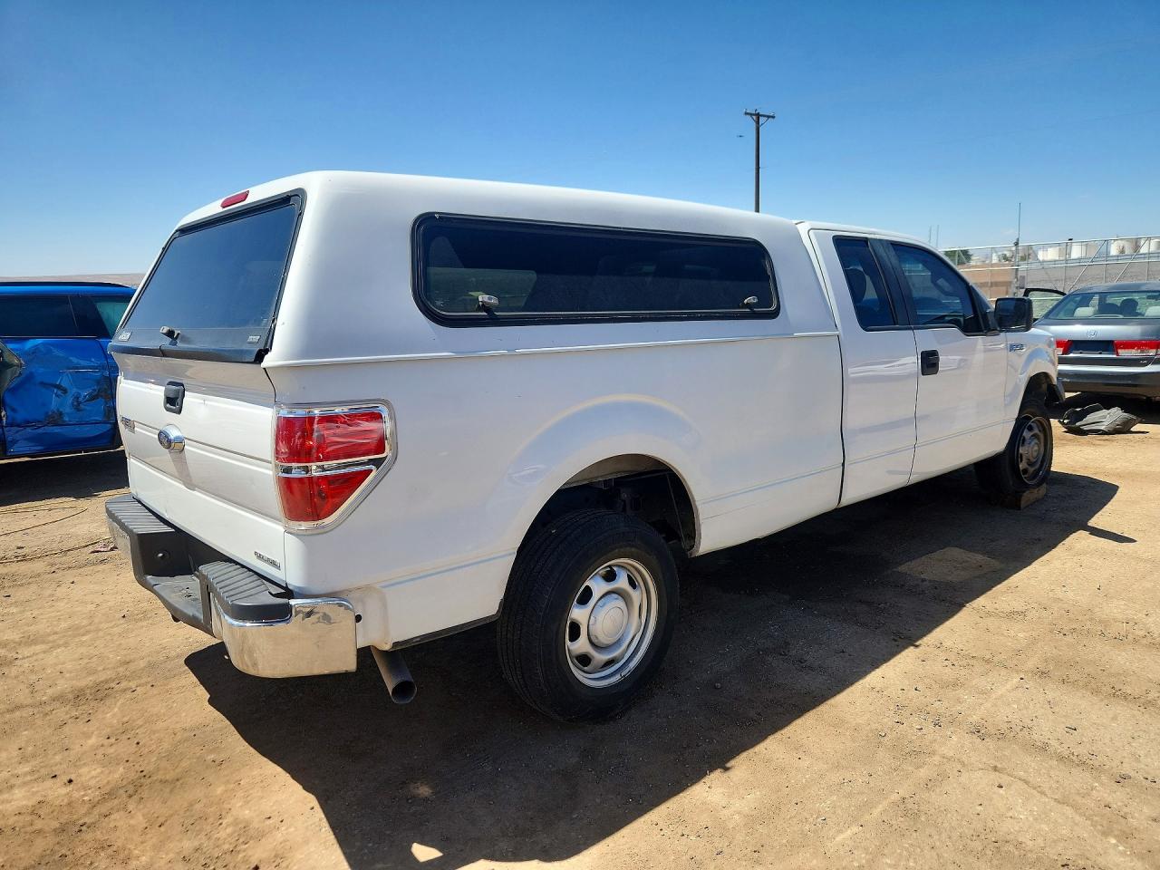 2014 Ford F150 Super Cab White vin: 1FTFX1CF7EKF24088