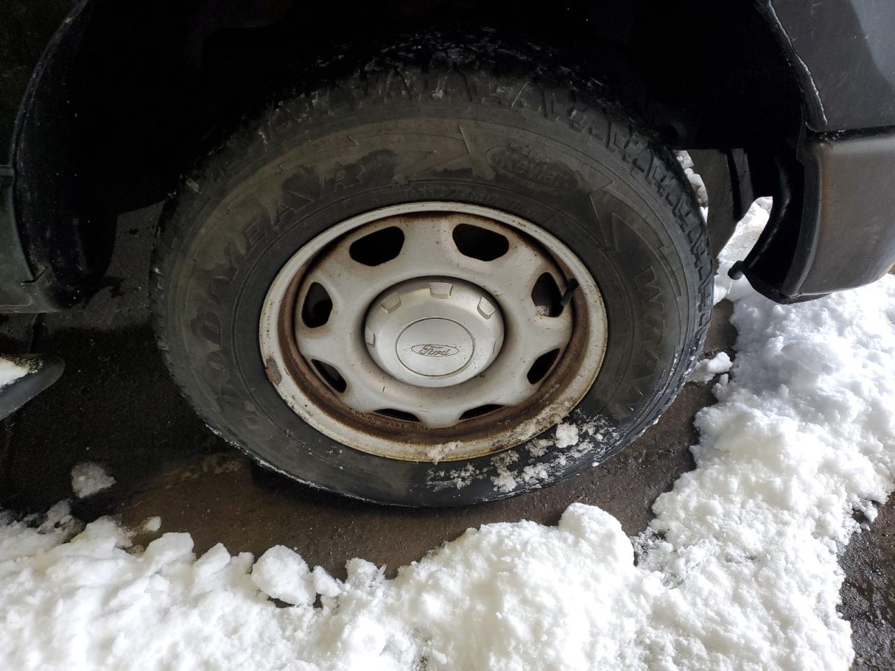 2012 Ford F150 Super Cab Зеленый vin: 1FTFX1CF8CFB57885 Damage: Right Front Wheel, Peeling, > 12 Inches