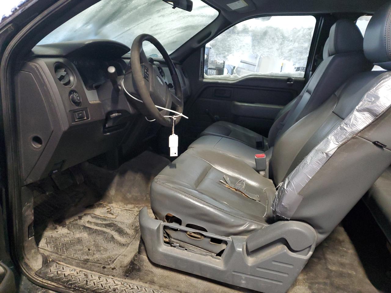 2012 Ford F150 Super Cab Зеленый vin: 1FTFX1CF8CFB57885 Damage: Left Front Seat Cushion, Torn, 9 To 10 Inches