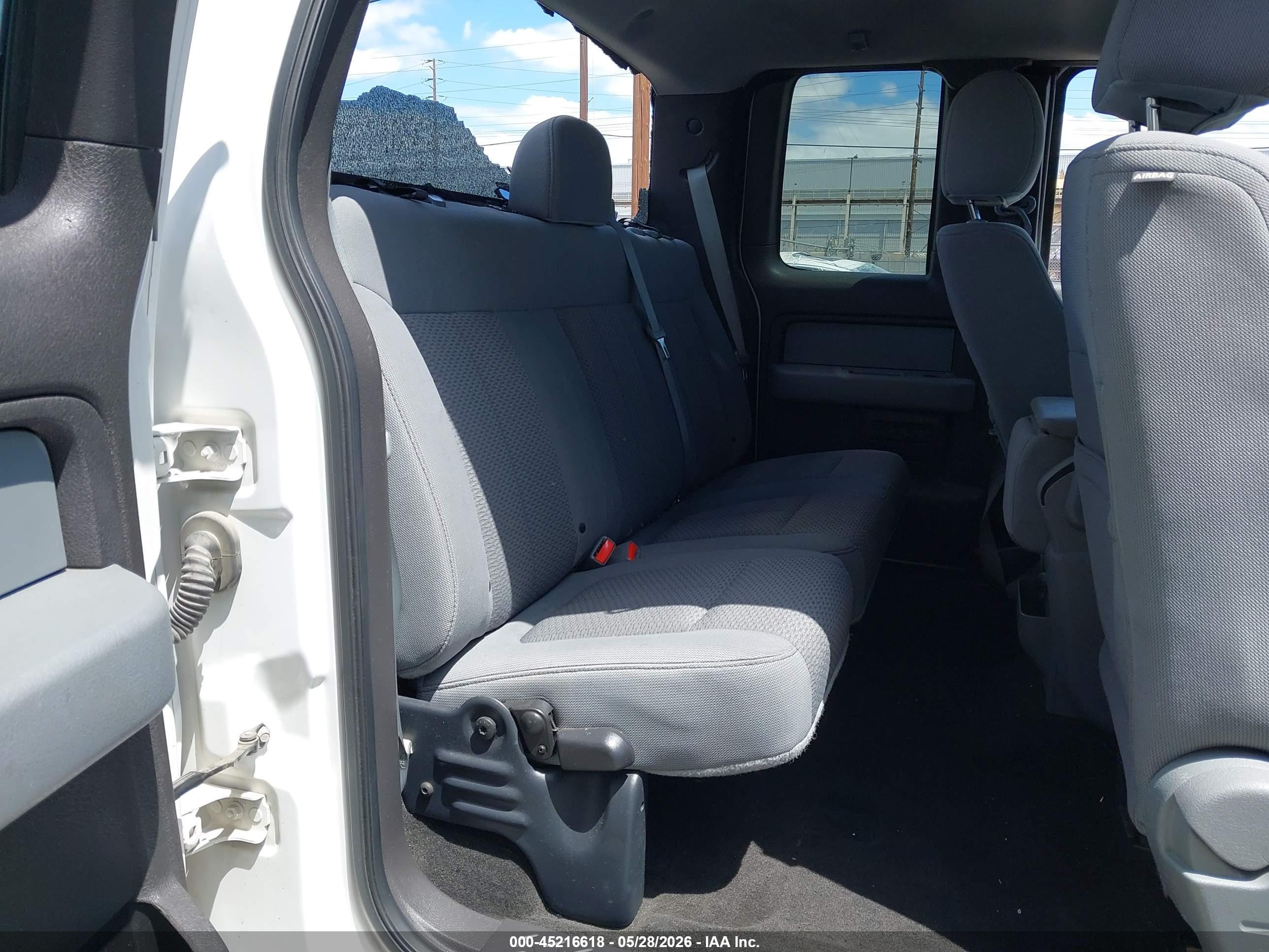 2012 Ford F-150 Xlt White vin: 1FTFX1CF8CFB95374