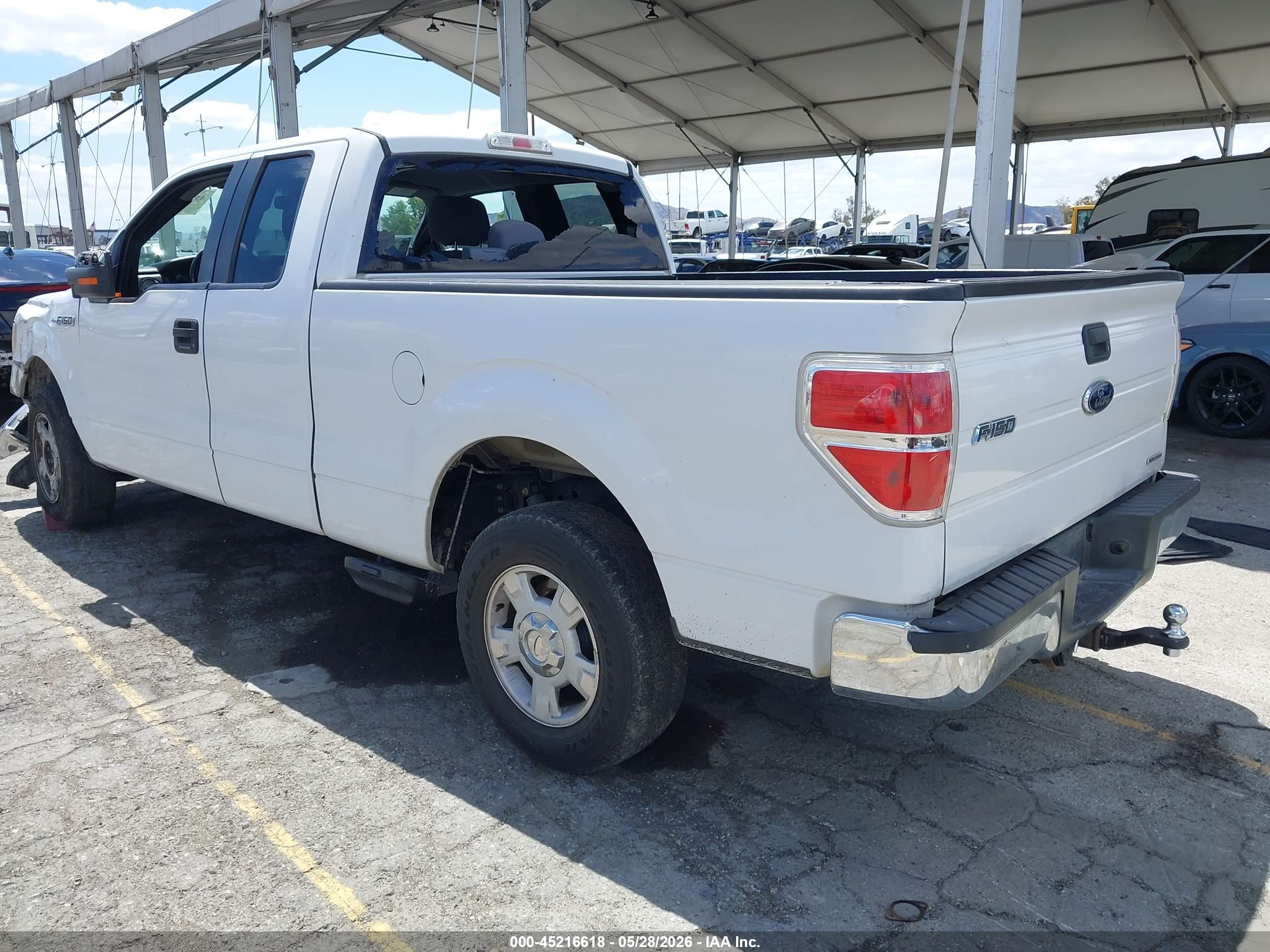 2012 Ford F-150 Xlt White vin: 1FTFX1CF8CFB95374