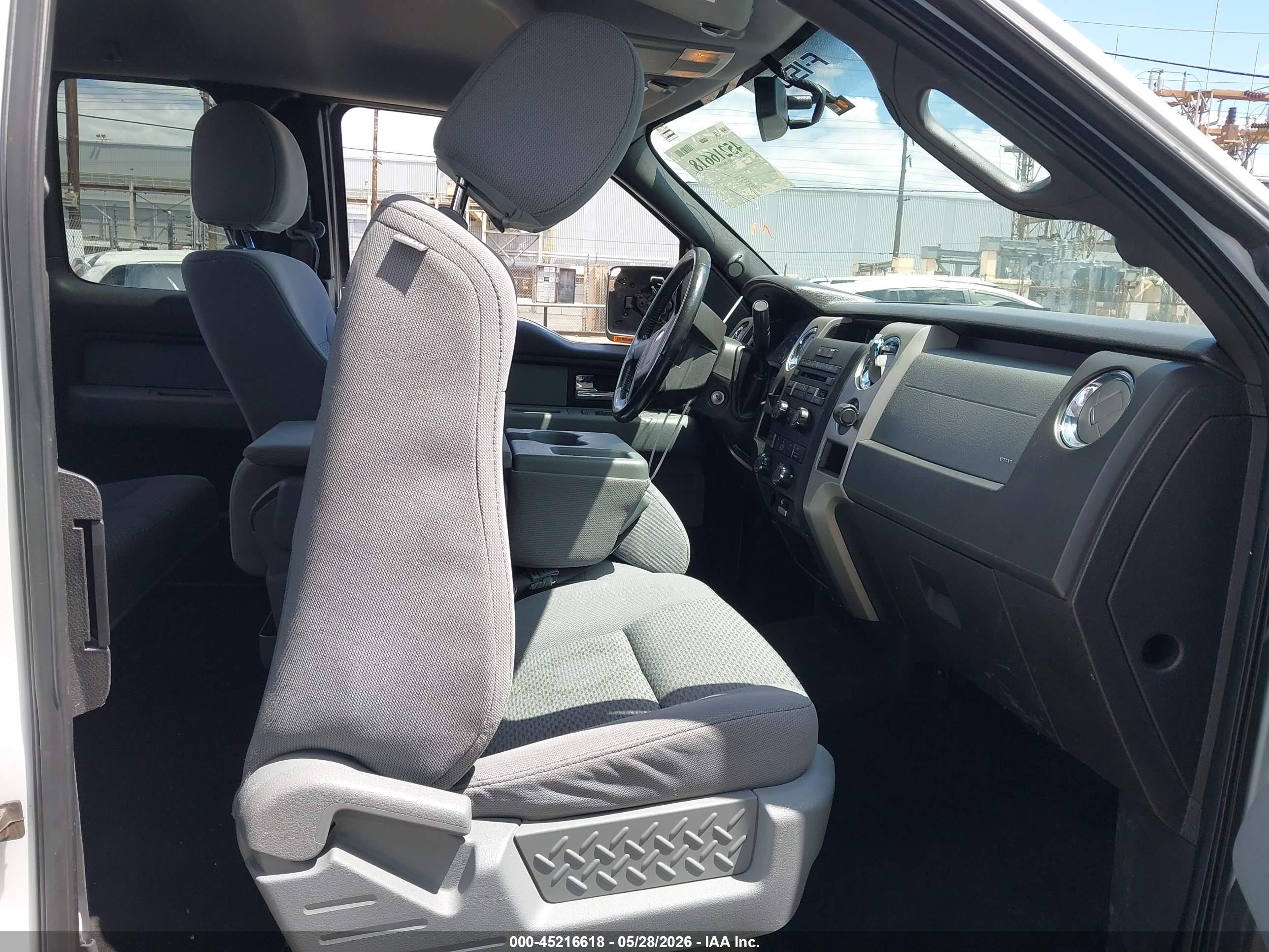 2012 Ford F-150 Xlt White vin: 1FTFX1CF8CFB95374